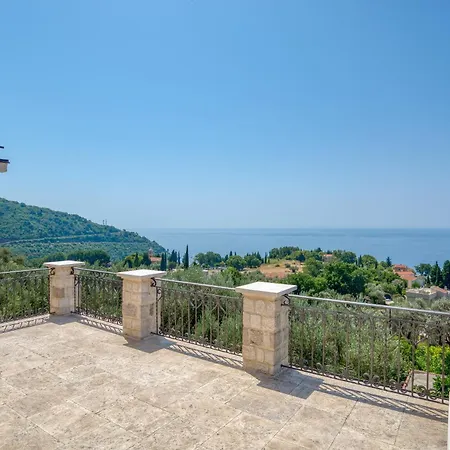 Villa Olive Grove *